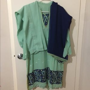 4 piece dress suit medium to large